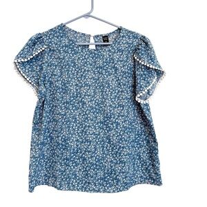 2/$15 Emory Rose - Blue & White Floral Short Sleeve Blouse – M